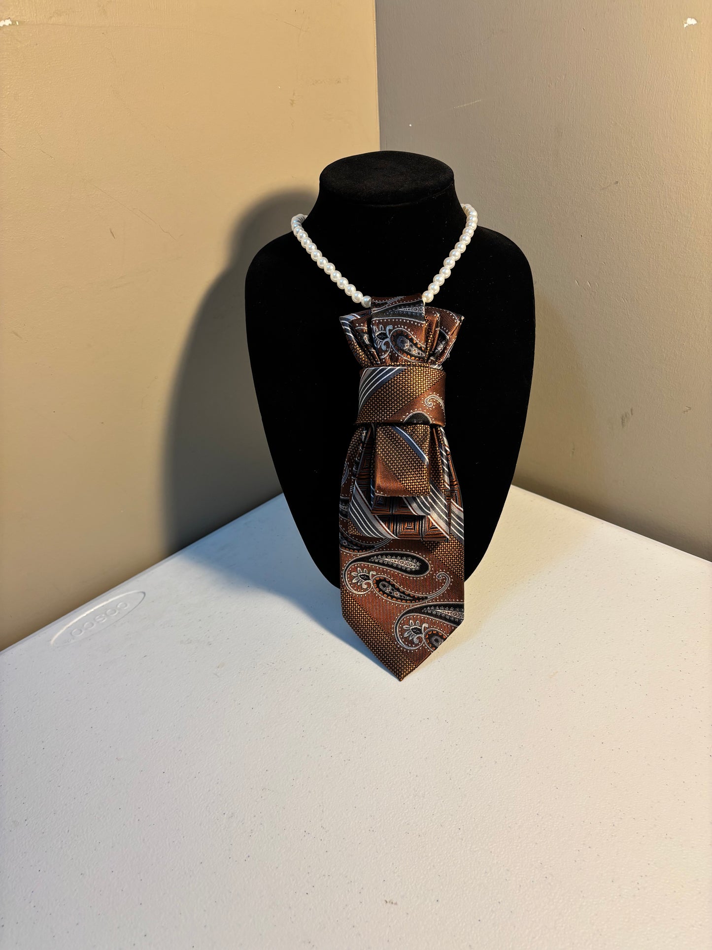 Tie Necklace without Brooch